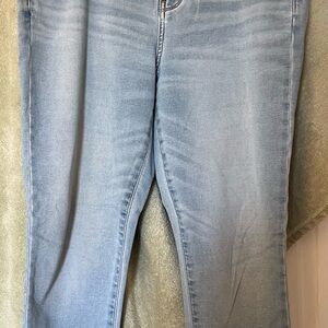 American Eagle Outfitters Light Blue Skinny Jeans